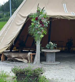 Lavvo Brekka Gård pyntet til fest event