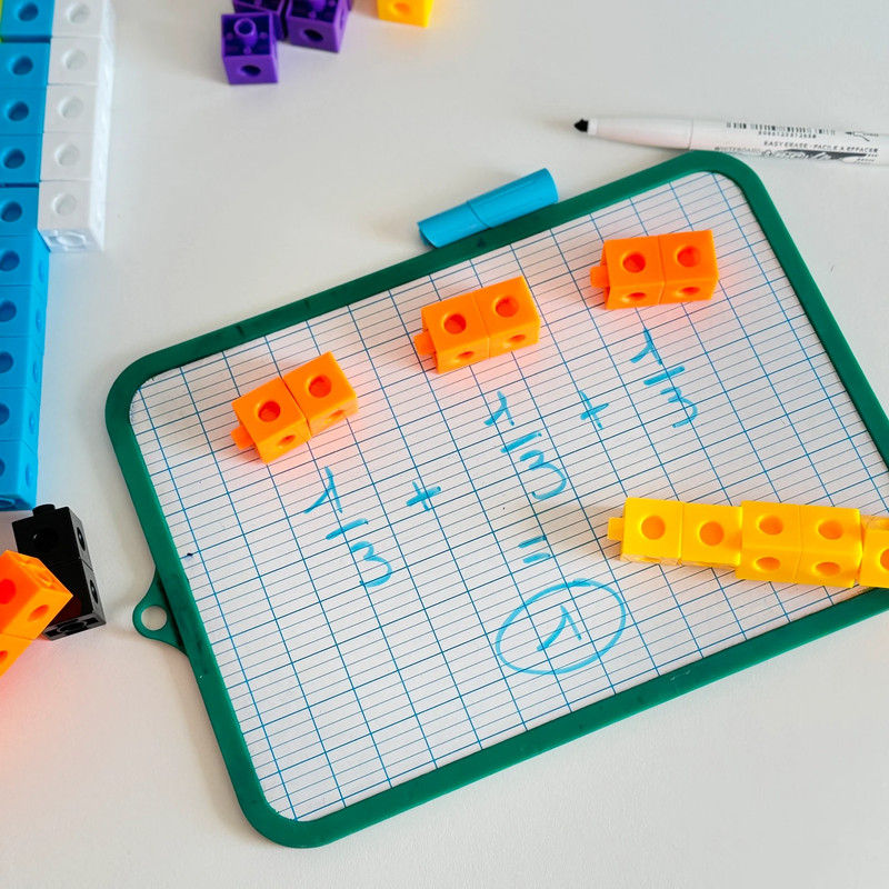 Miniature : 100 cubes plastiques de Maths & Construction