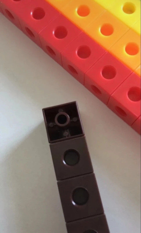 Miniature : 100 cubes plastiques de Maths & Construction