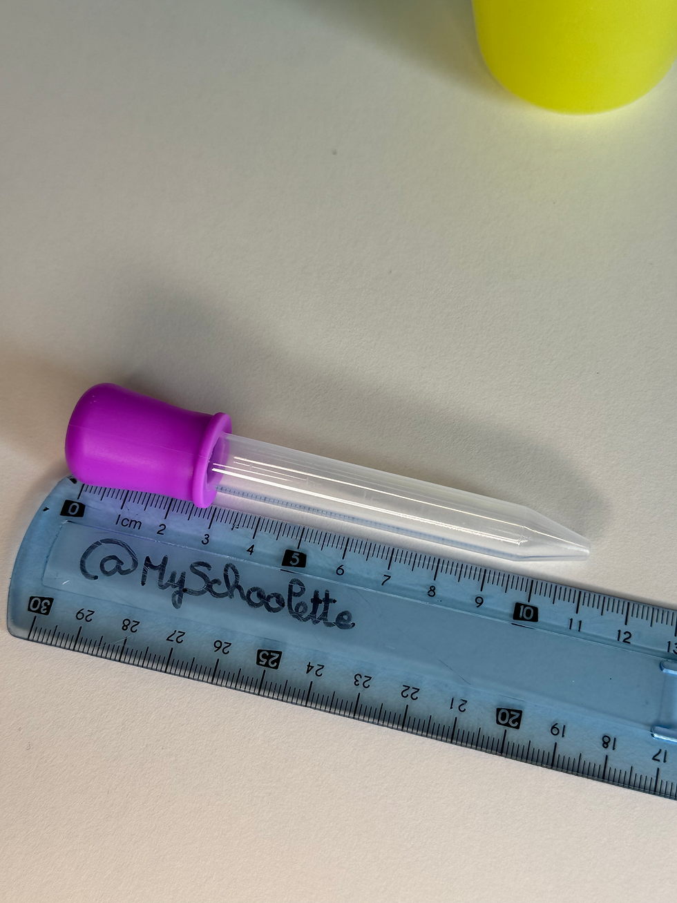 Miniature : Pipette Colorée en Silicone et Plastique de 5 ml