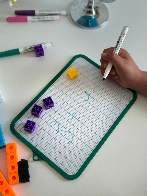 Miniature : 100 cubes plastiques de Maths & Construction