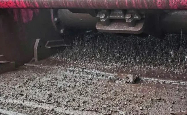 Shale shaker in action 1.jpg