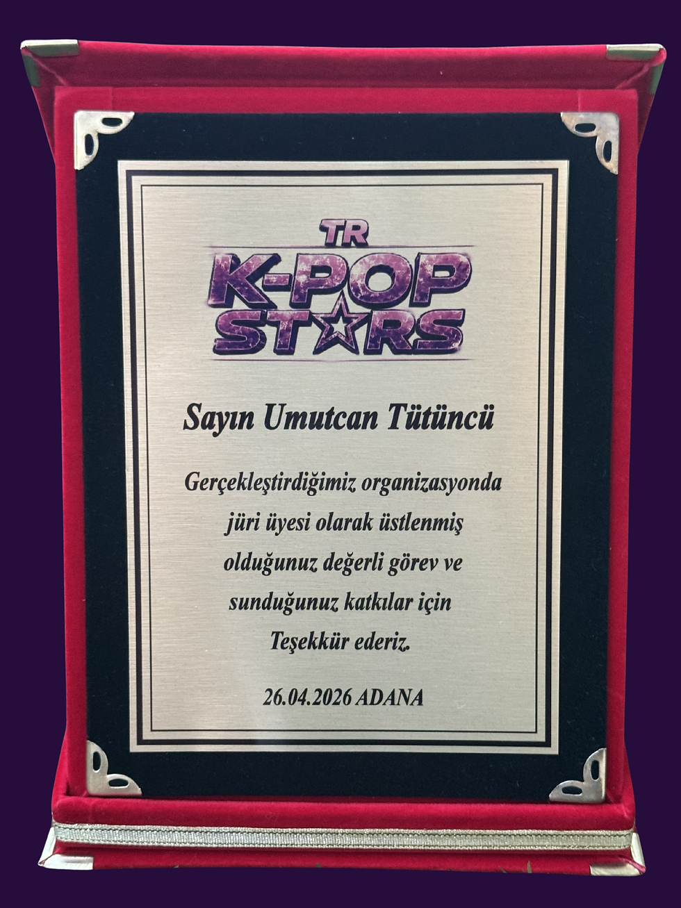Umutcan Tütüncü K-POP Stars Jüri Üyesi Teşekkür Plaketi