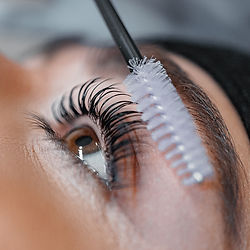 LASH LIFT & TINT