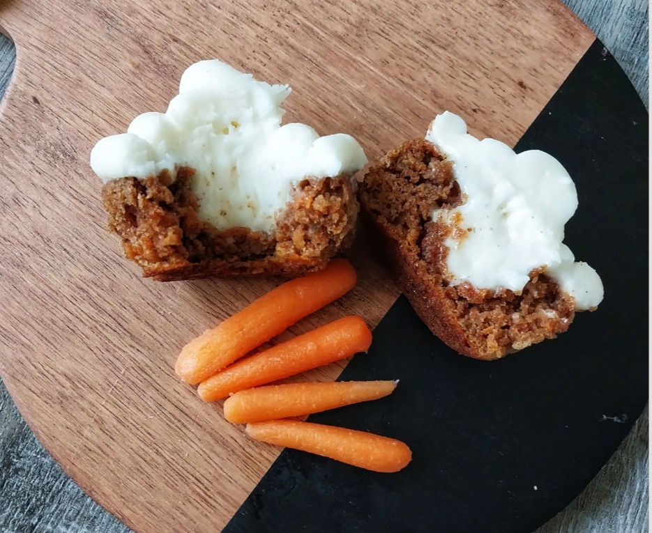 CARROT CAKE STUFFED CUPCAKES