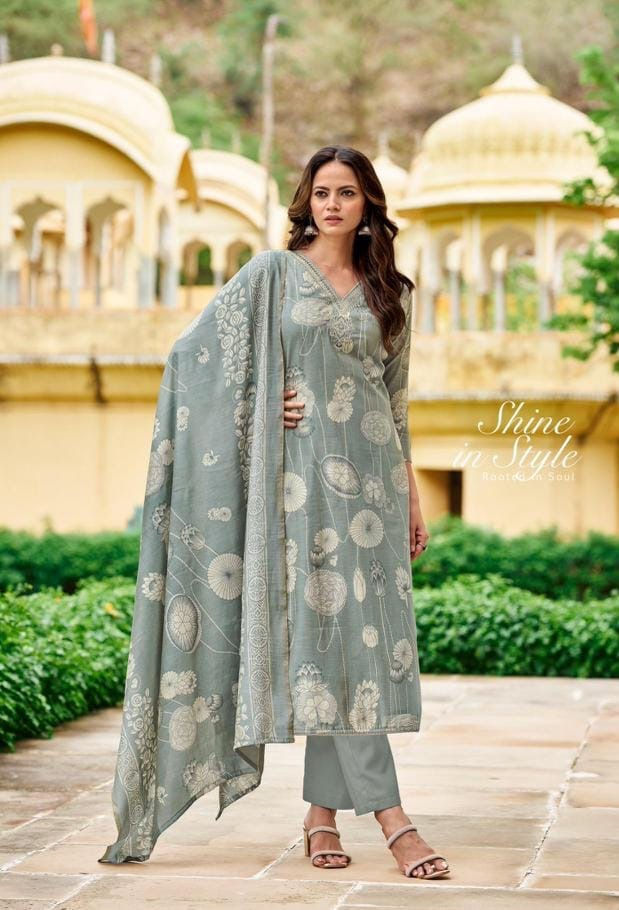 Thumbnail: Premium Heavy Muslin Embroidered Suit Set