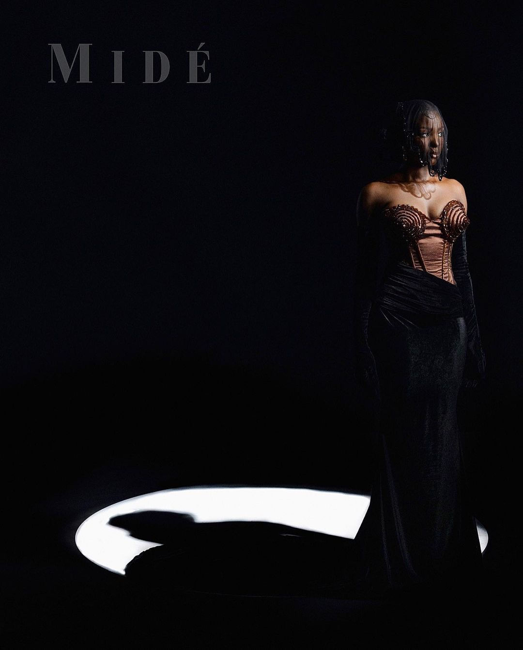 LOOK 11- BUSTIER VELVET