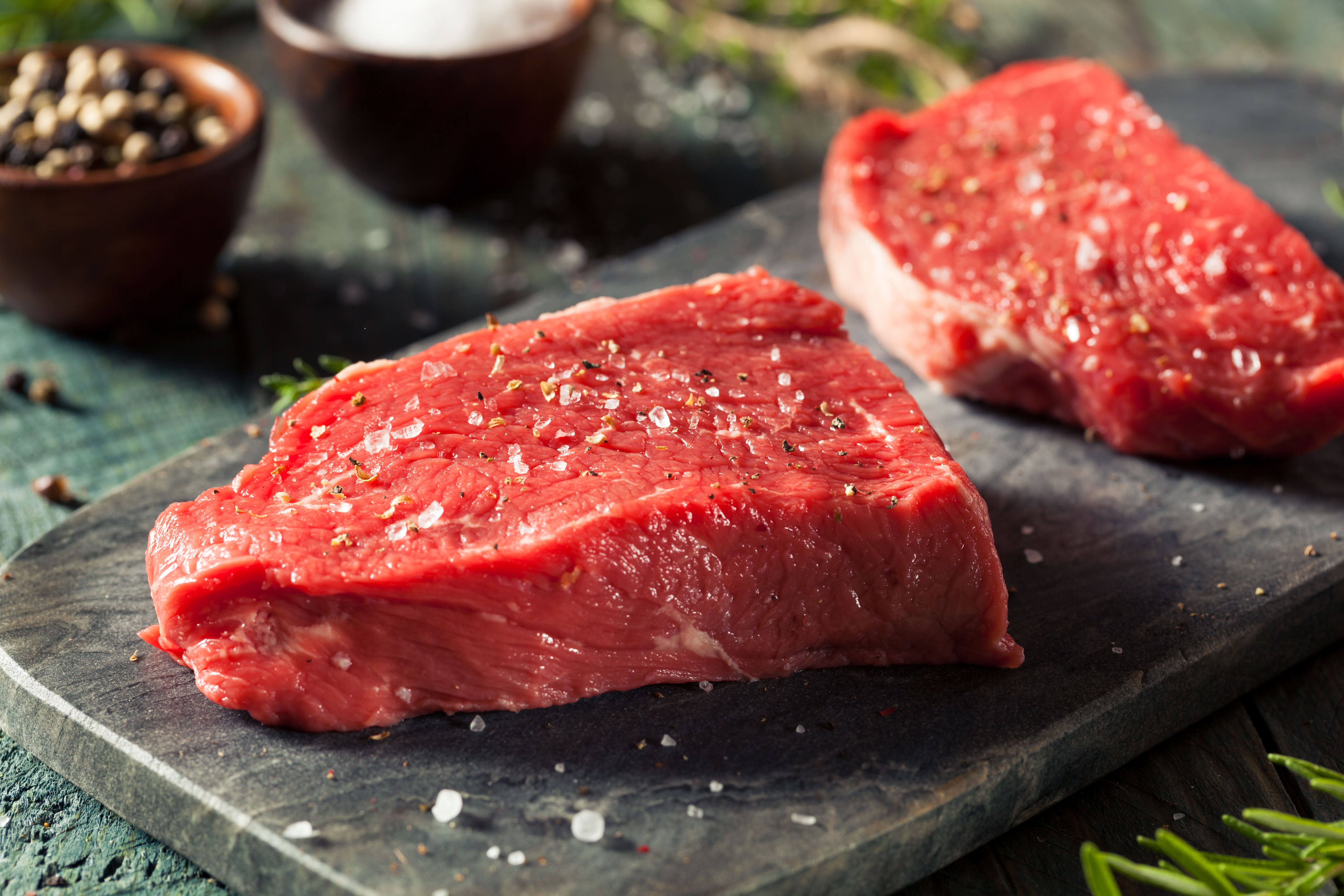 Steak d'intérieur de ronde de boeuf de pâturage