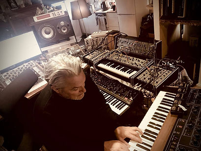 Steve & vintage synths