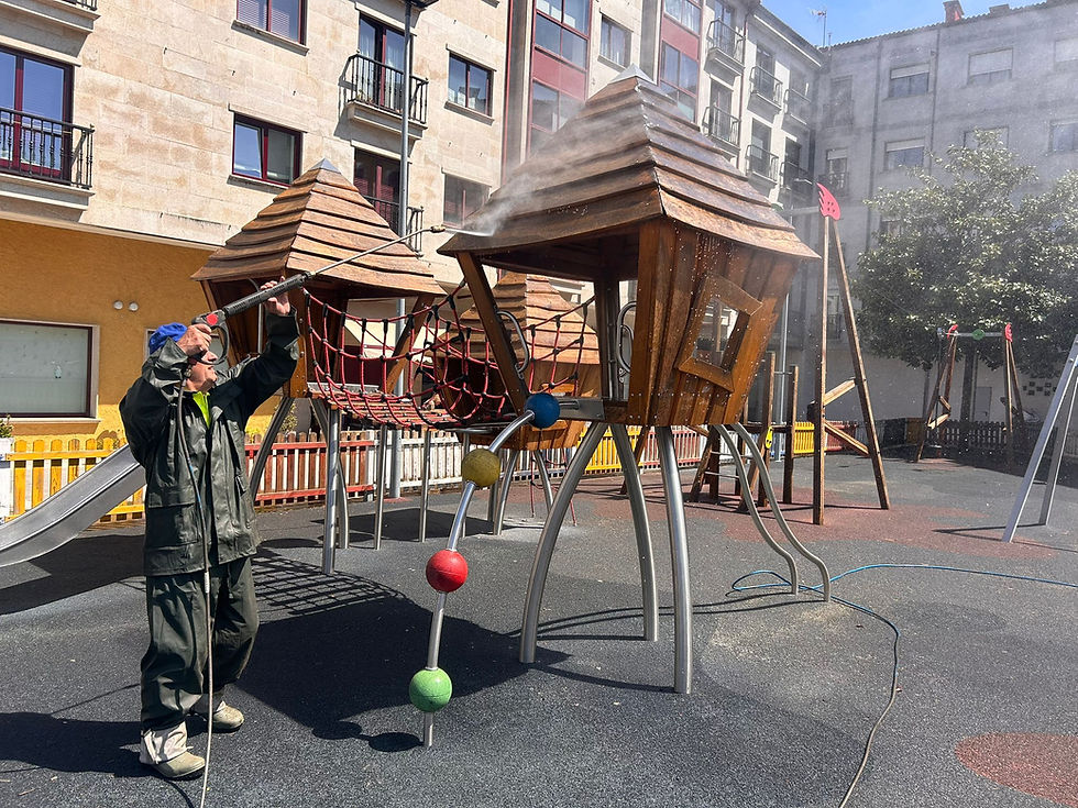 O Concello de Silleda intensifica os traballos de posta a punto en parques e espazos públicos