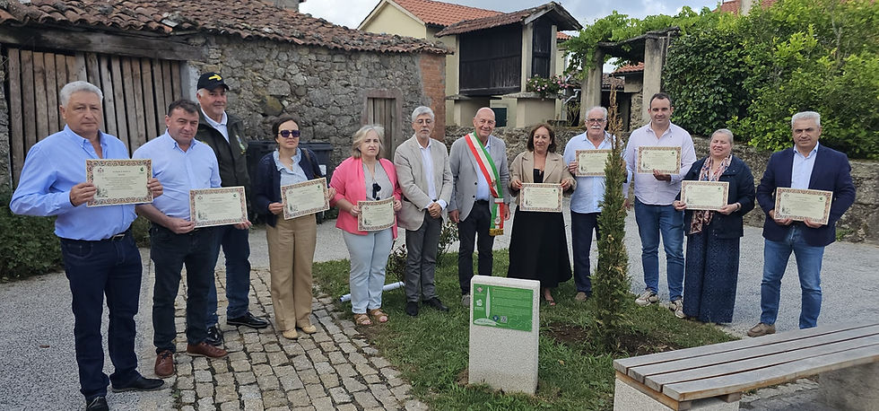 Alessandro Sabella, concelleiro do municipio italiano de Pistoia, visita Boente, en Arzúa