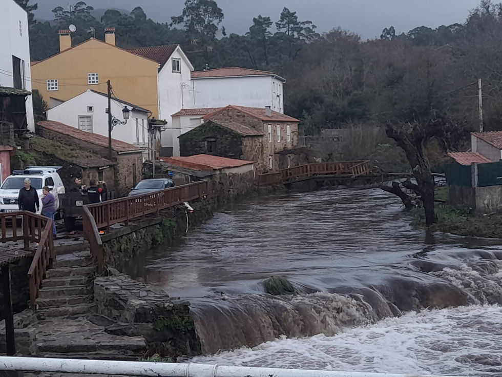 Evacuada unha familia do seu domicilio na Pobra do Caramiñal debido ao desbordamento do río Lérez. Autor: Consorcio Contra Incendios e de Salvamento A Coruña.