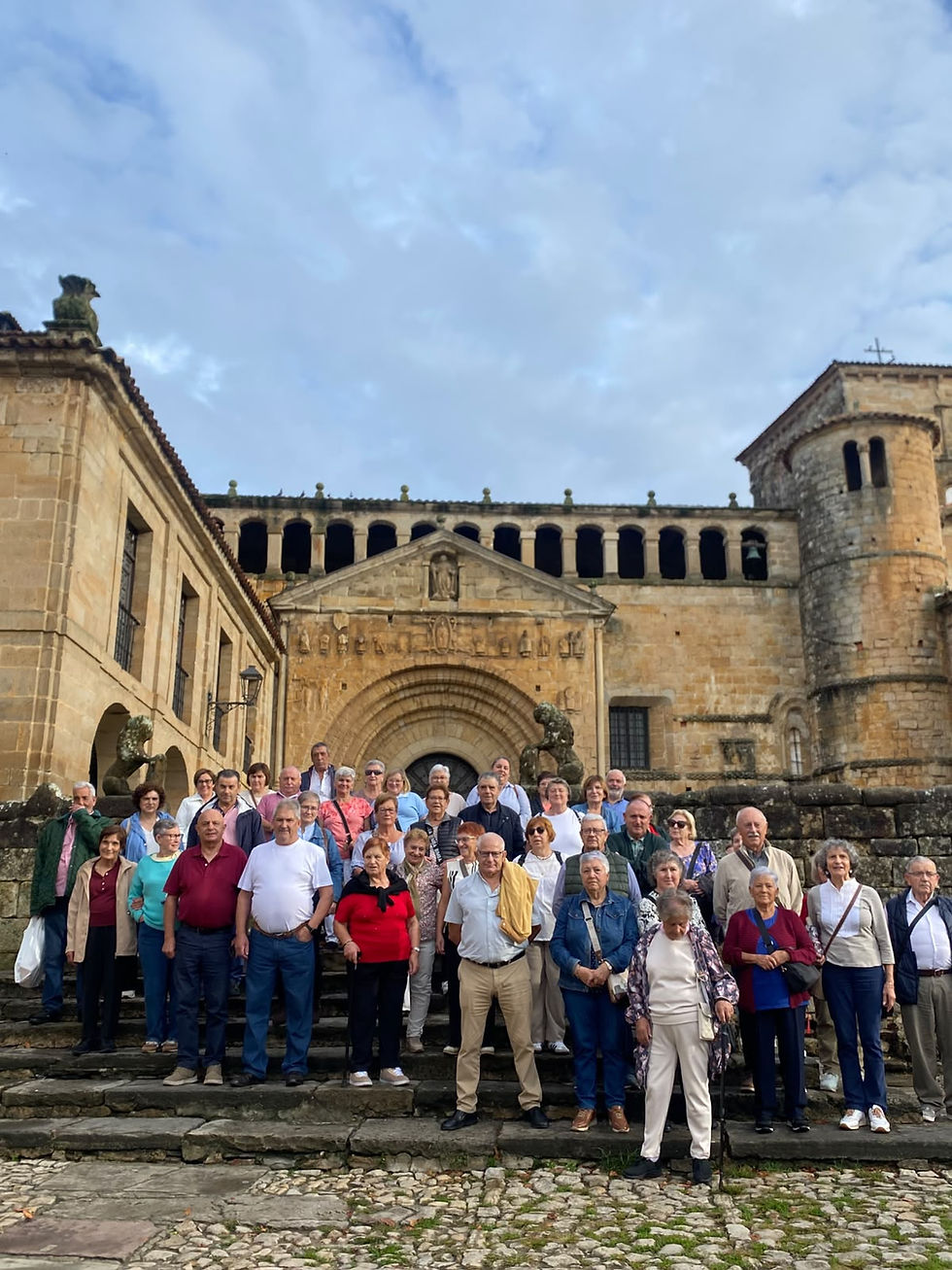 Máis de medio cento de veciños de Touro desfrutan dunha fin de semana de turismo en Cantabria