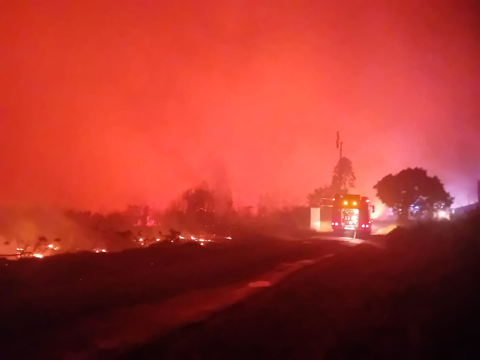 O lume que afecta a zona situada entre os concellos de Toques e Melide xa calcinou unhas 200 hectáreas 