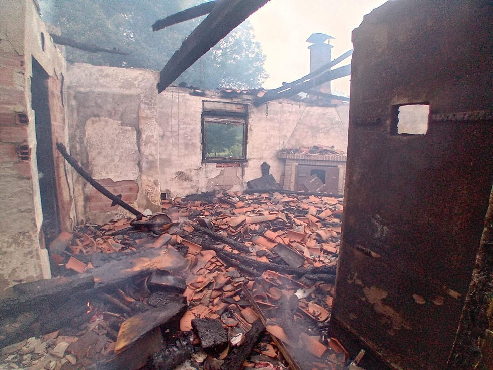 O interior da vivenda calcinada. Autor: Bombeiros de Arzúa. 