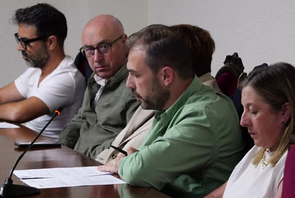 O popular Pablo Costoya toma posesión como edil en Melide e Jairo Rodríguez anuncia a súa renuncia