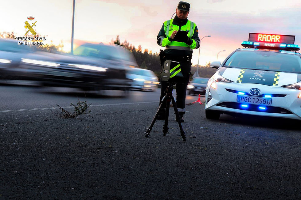 A Garda Civil investiga a un condutor en Fene tras circular a 141 km/h nunha travesía limitada a 50