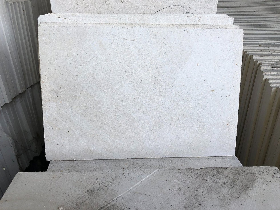 Miniature : White stone facing Bali