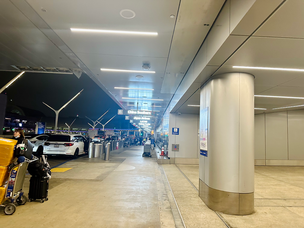 It was a bustling evening with all of the TPAC double redeyes ready to depart... (us included here)