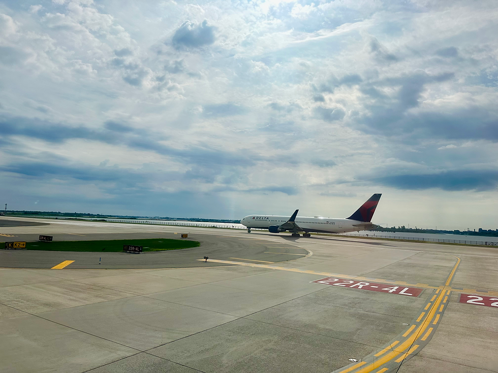 A Delta bird heading back west