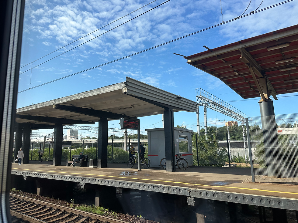 Look at the sun, this is why I recommend visiting in the summer