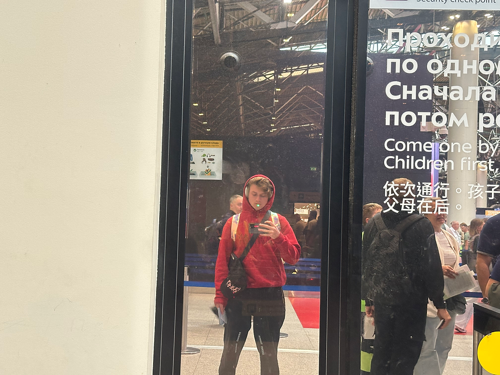 Security is quick here, and believe it or not, they couldn't give a flying F about vapes (contrary to those people who believe you will end up in a gulag)