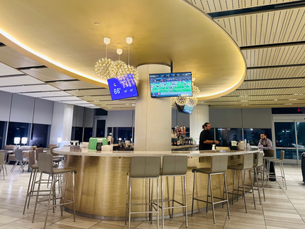 Review: United Club Los Angeles (LAX) Terminal 7