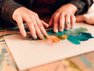 Spuren von Fingerfarbe