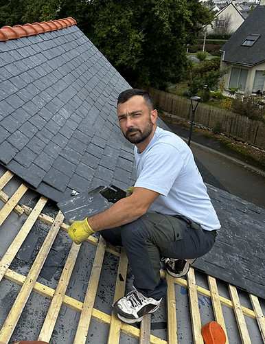 Toiture en ardoise en rénovation à Angers par Couverture Huet, charpente_edited.jpg