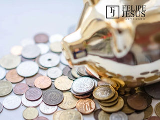 Ilustração representando a penhora de valores financeiros e a análise jurídica da possibilidade de bloqueio de previdência privada PGBL e VGBL em processos de execução, conforme entendimento do Tribunal de Justiça de São Paulo.