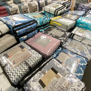 Linens-Blankets-Pillows-Southampton-24.j