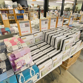 Linens-Blankets-Pillows-Southampton-43.j