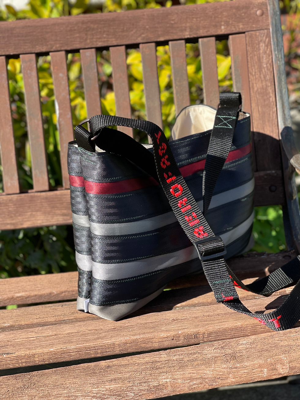 Thumbnail: Bee Unique tote bag