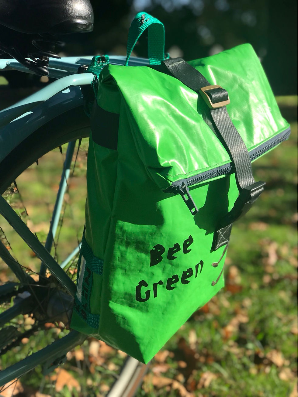 Thumbnail: Bee Green -pannier