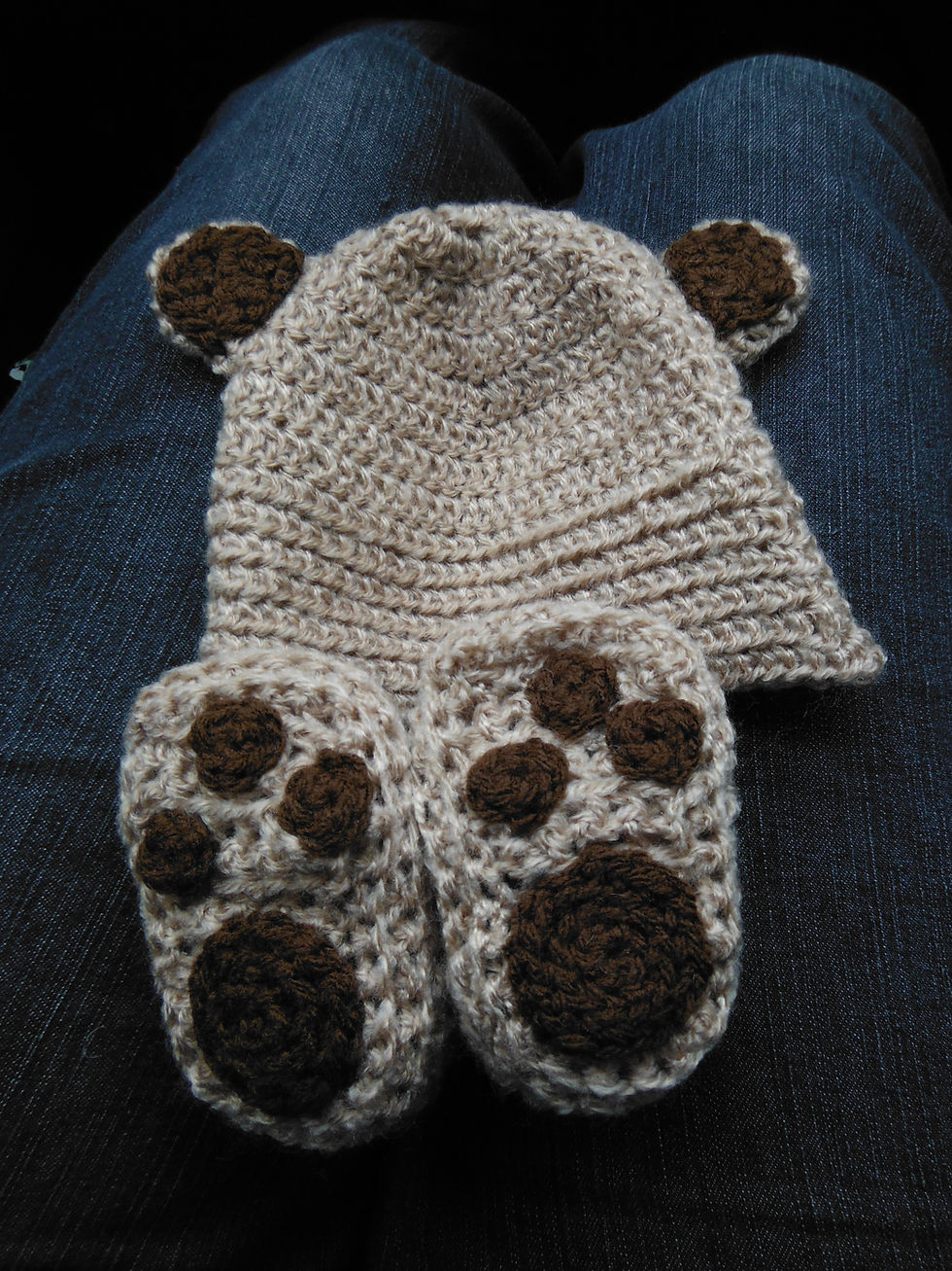 Crochet baby hat and booties