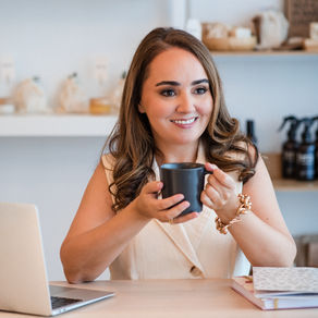 Sarah Hewitt, Editor-in-Chief at Raemona