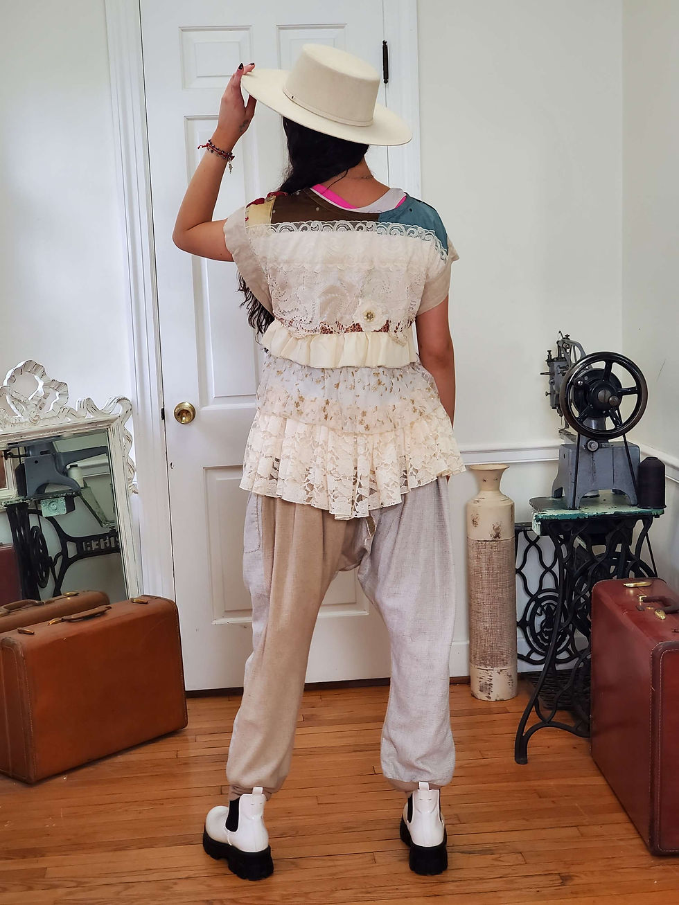 Thumbnail: Romantic Ruffles poncho/reversible 