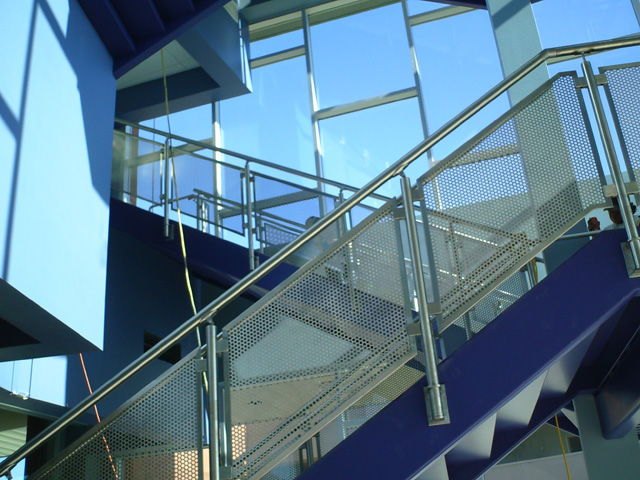 111-stainless-steel-stair-rails-for-commercial-buildings-in-las-vegas-nv
