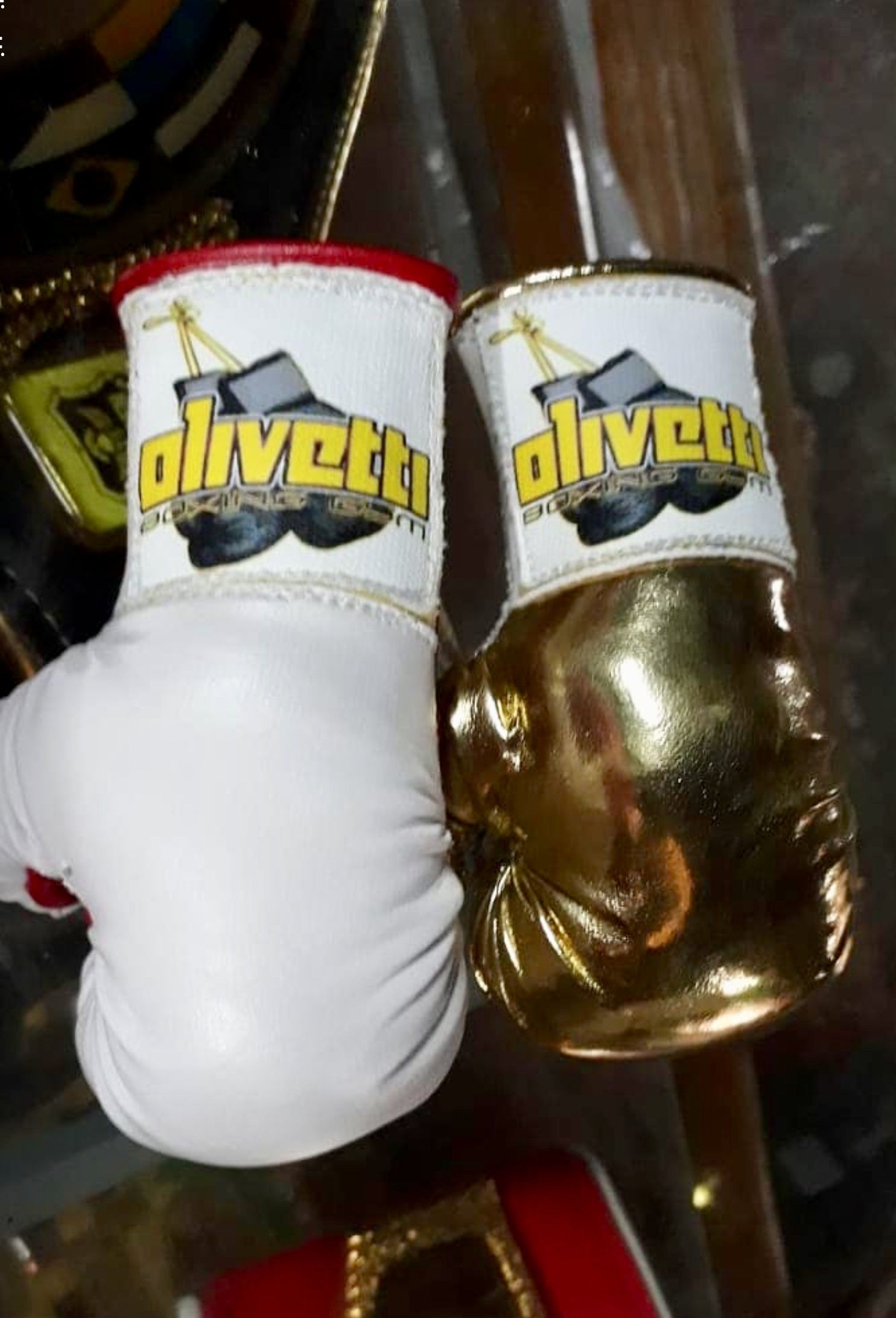 White or Gold Color glove keychain