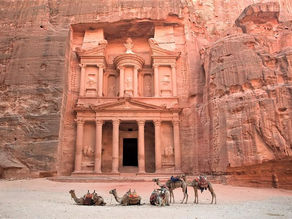 22. Les Djinns, le Sîq et le Khazneh emblématique