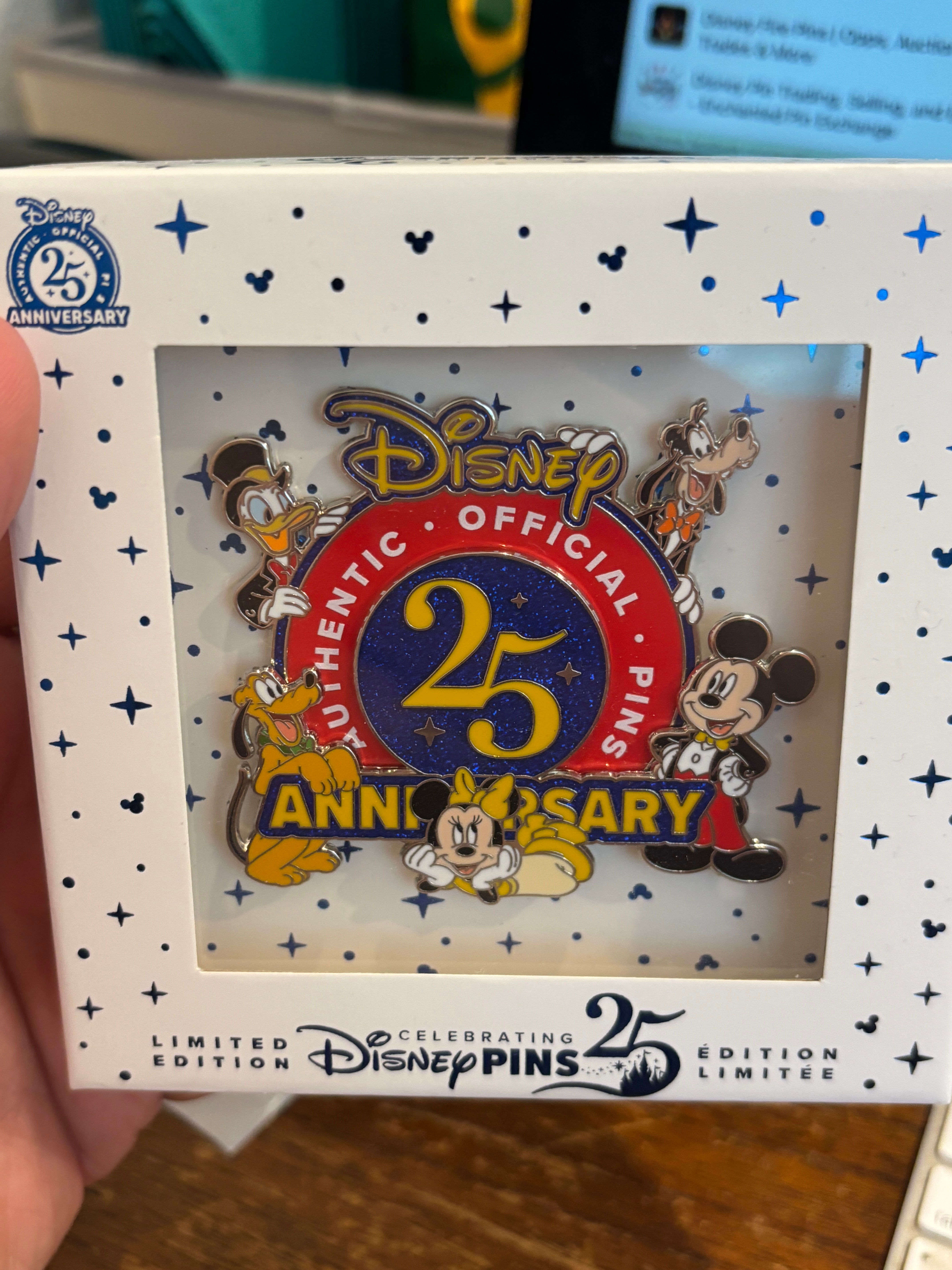 Disney 25th Pin Trading Anniversary Jumbo Spinner