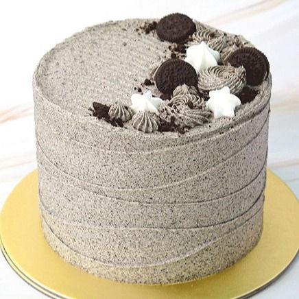 Cookies & Cream Cake by THE FROSTED CHICK