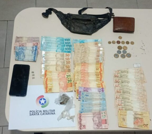 SC: Abordagem prende homem por tráfico de drogas