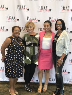 Rev Gloria w/ attendees