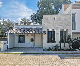 PREVENTA / CASA UN PISO SANTA BARBARA