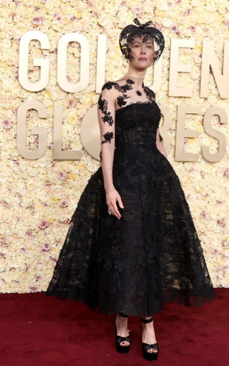Woman stayed winning. Celebs took to the carpet in true style. Let's dive into the fashion displayed at the 2024 Golden Globe Awards. 
