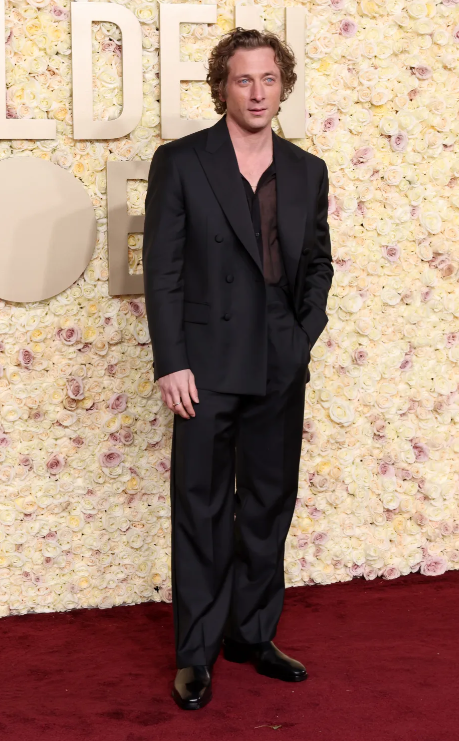 Woman stayed winning. Celebs took to the carpet in true style. Let's dive into the fashion displayed at the 2024 Golden Globe Awards. 
