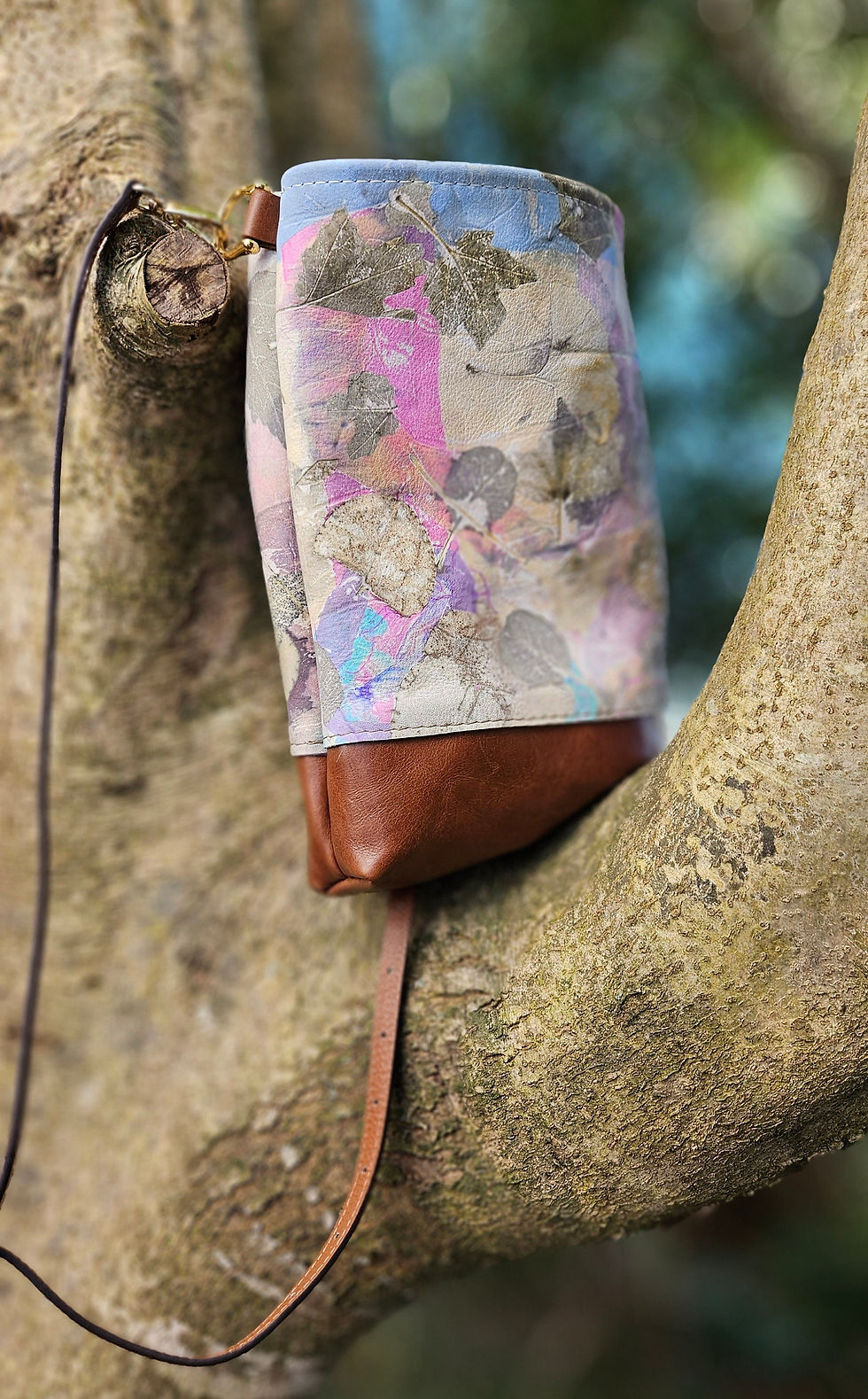 Miniatura: Leather Handbag, Multi-colored  Combo, All Natural Ecoprinted and Botanical Desi