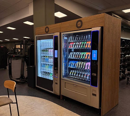 Snack- og drikkeautomater leveret af Københavns Automat Salg til fitnesscenter med moderne