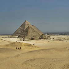 photo des pyramide du plateau de Gizeh